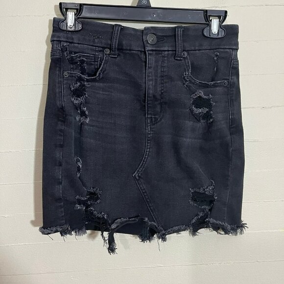 American Eagle Black Curvy Hi Rise Mini Skirt Black Distressed SZ 2 - Picture 2 of 7